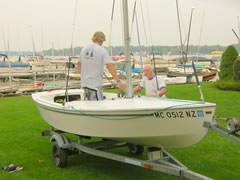 Photo Rigging an Interlake - Midwest Sailing